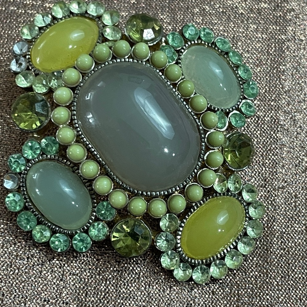 Women’s Brooch - Picture 1 of 2